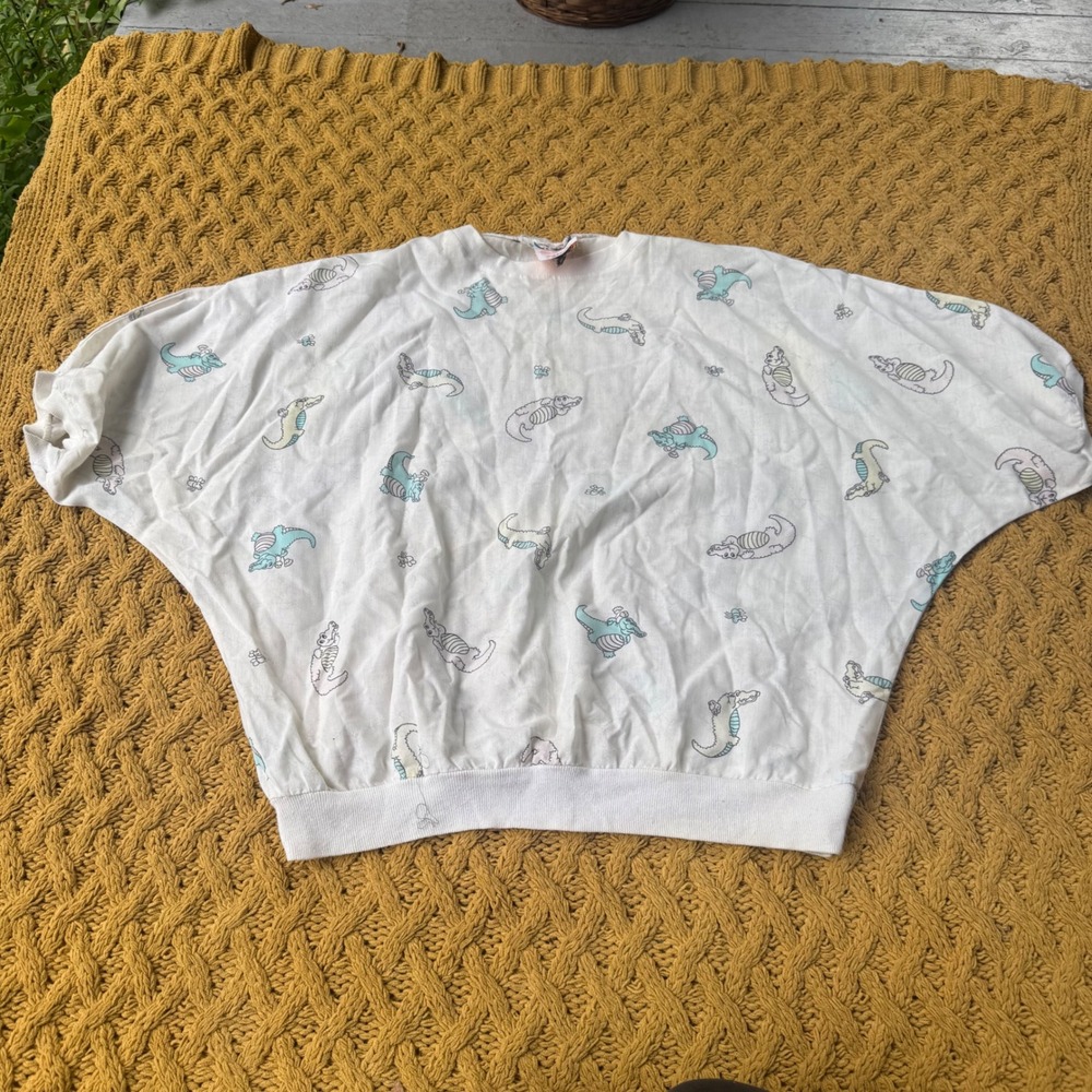 Vintage Mix n Mingle Alligator Print Dolman Sleeve Top White Made in USA 1980s